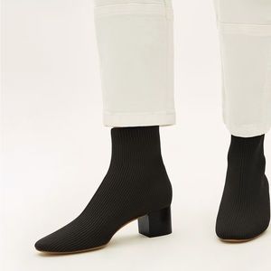 Everlane Glove Boot in black (size 10.5)